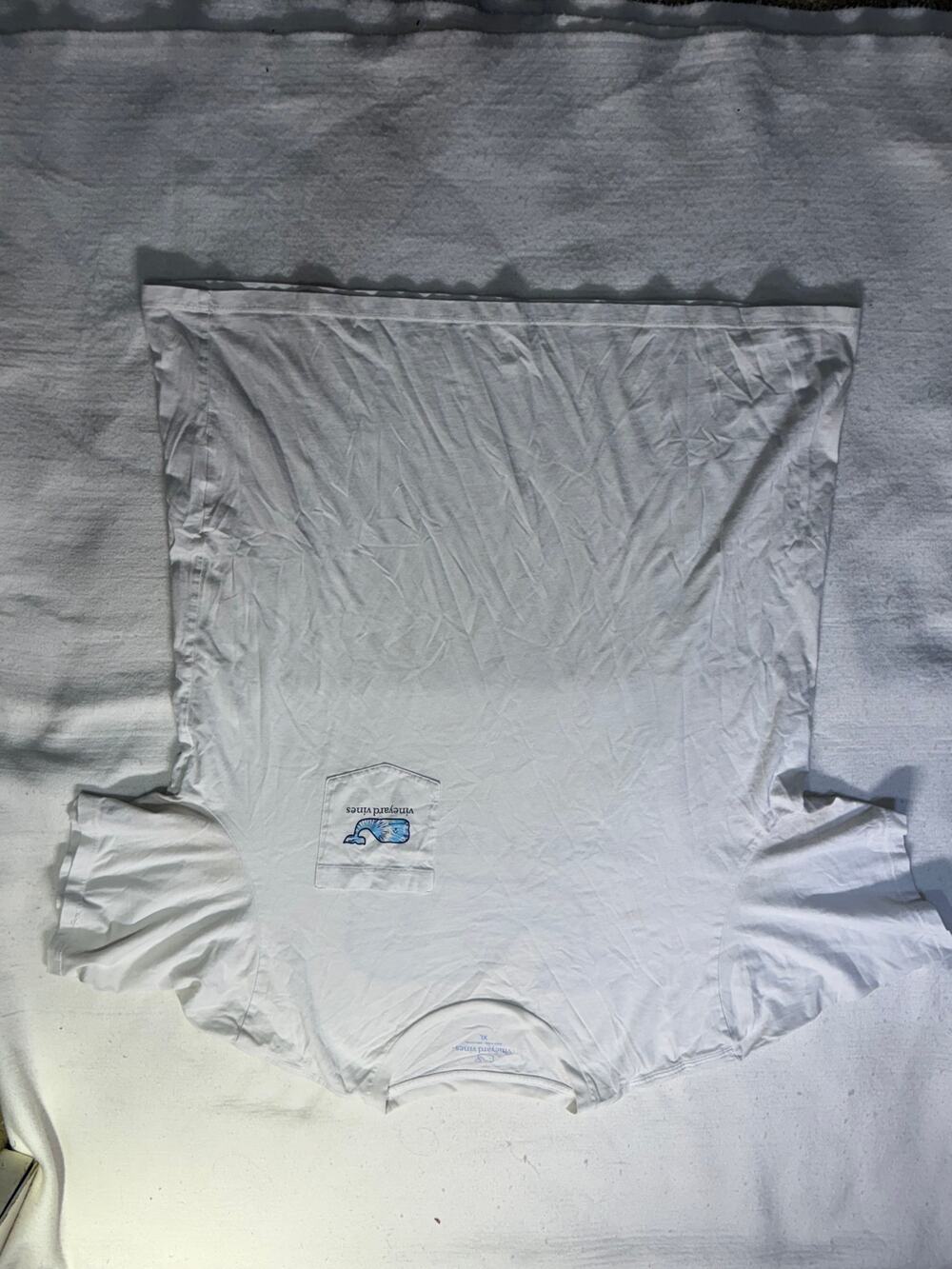 Vineyard Vines Blue Tie-Dye Whale Graphic Pocket T-Shirt (Size XL)